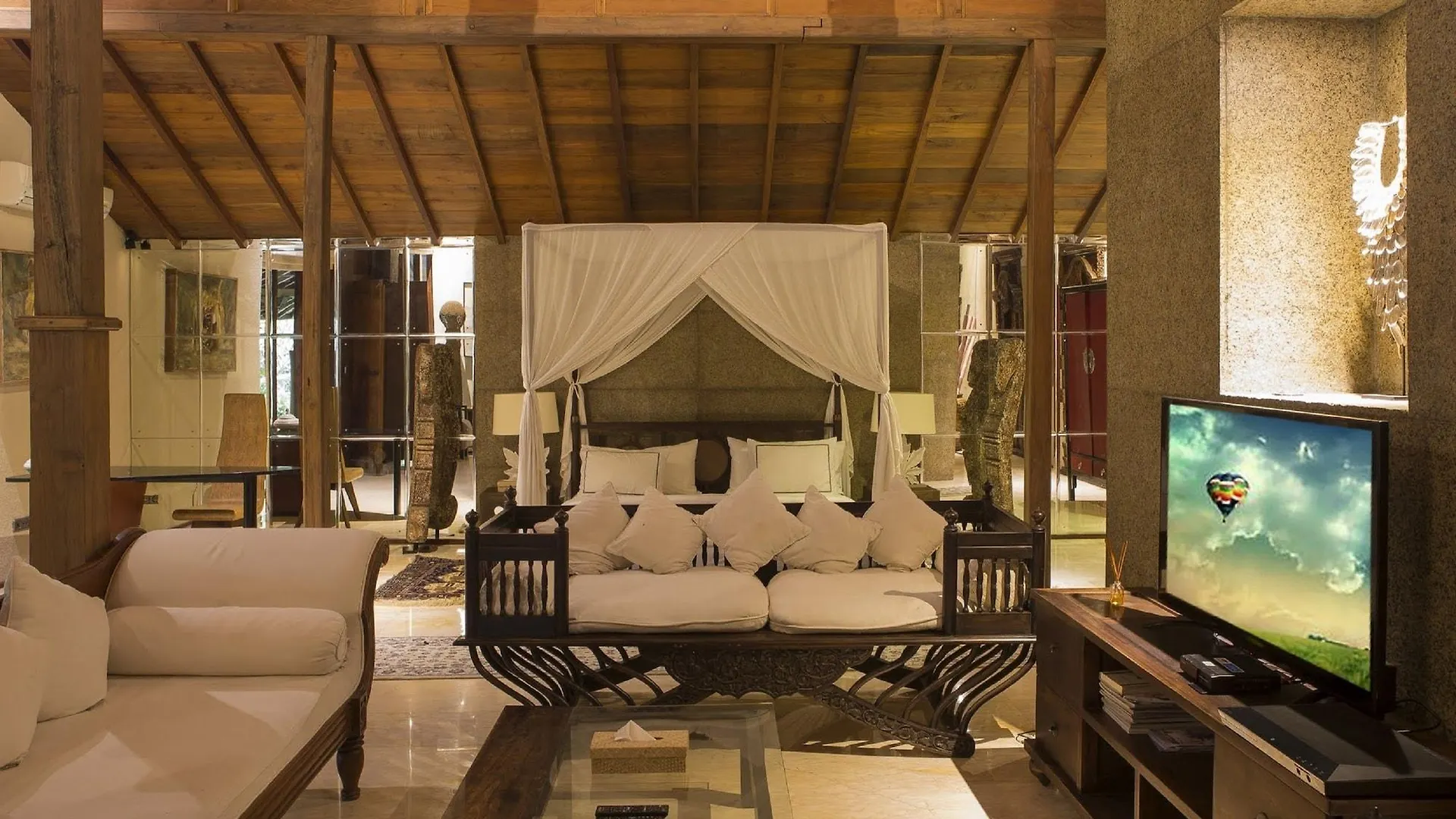 Bali Holiday Villas - Layla Legian